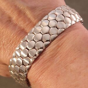 Sterling Vior Italy Sterling Wide Honey Comb Pattern Flex Bracelet
